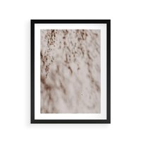 Plakat w ramie 30x40 - Cień Gałęzi - beżowa ściana, cień gałęzi - rama czarna