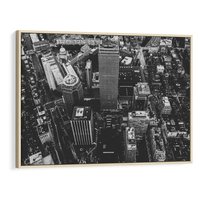 Obraz w ramie 100x70 - Kontrastujące miasto - miasto, biało - rama drewno