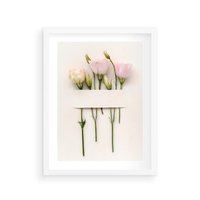 Plakat w ramie 50x70 - Białe kwiatowe uniesienia - białe, kwiaty - rama biała