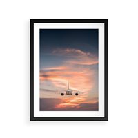 Plakat w ramie 30x40 - Podróż w Kierunku Słońca - samolot, samolot w powietrzu - rama czarna