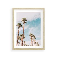 Plakat w ramie 30x40 - Tropikalna Sielskość: Palmy i Błękitne Niebo - palmy na tle błękitnego nieba - rama drewno